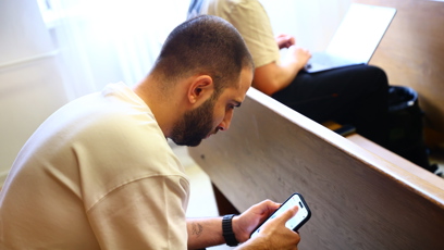 FOTO: MikeJePán byl na telefonu.