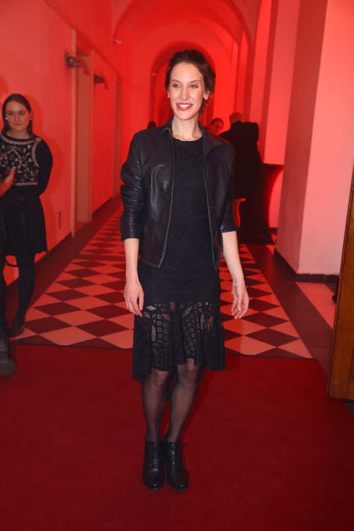 FOTO: Marie Renčová ukázala hnědé vlasy. – stránka 11