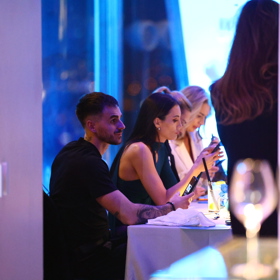 Kristýna Schicková po boku svého partnera.