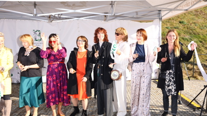 FOTO: Celé obsazení v Botanické zahradě.