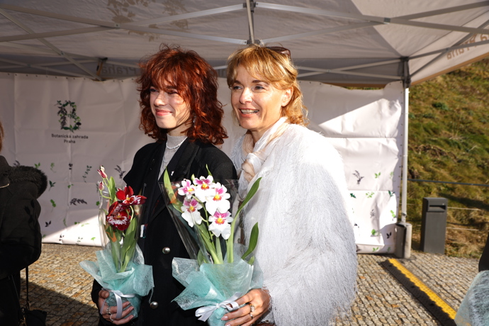 FOTO: Bára Munzarová a její dcera Anna si jsou hodně podobné. – stránka 15