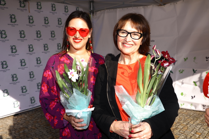 FOTO: Nechyběla ani Petra Černocká. – stránka 6