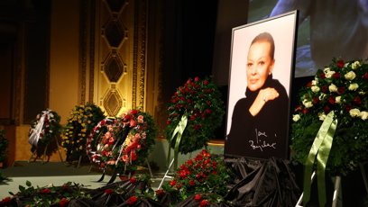 FOTO: Jana Brejchová obdržela hodně smutečních věnců.