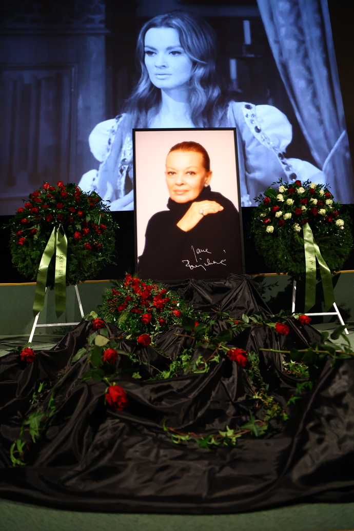 FOTO: Pohřeb Jany Brejchové. – stránka 10