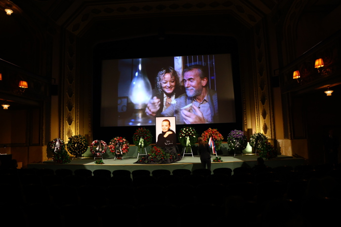 FOTO: Pohřeb Jany Brejchové. – stránka 8