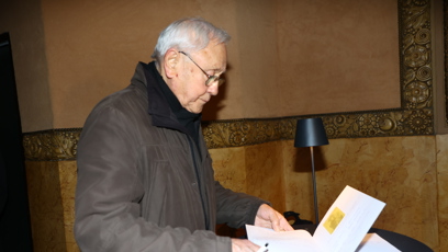 FOTO: Jaroslav Satoranský napsal do kondolenční knihy vzkaz.