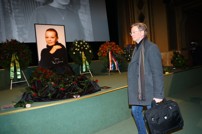 FOTO: Aleš Cibulka se přišel naposledy rozloučit s Janou Brejchovou.