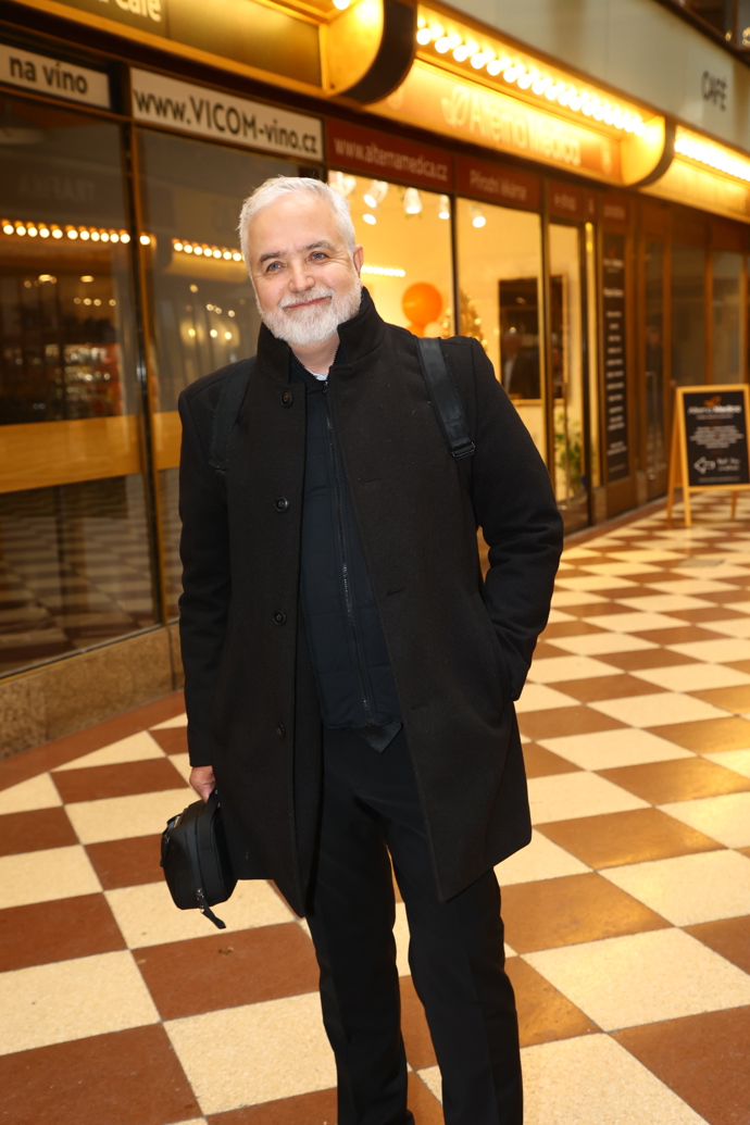 FOTO: Ondřej Kepka přišel dát Janě Brejchové poslední sbohem. – stránka 12