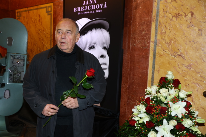 FOTO: Ivan Vyskočil přišel dát Janě Brejchové poslední sbohem. – stránka 11