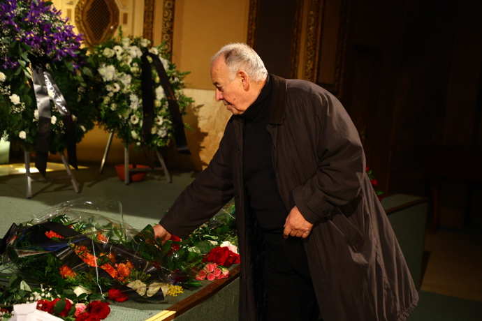 FOTO: Ivan Vyskočil se přišel rozloučit s Janou Brejchovou. – stránka 8