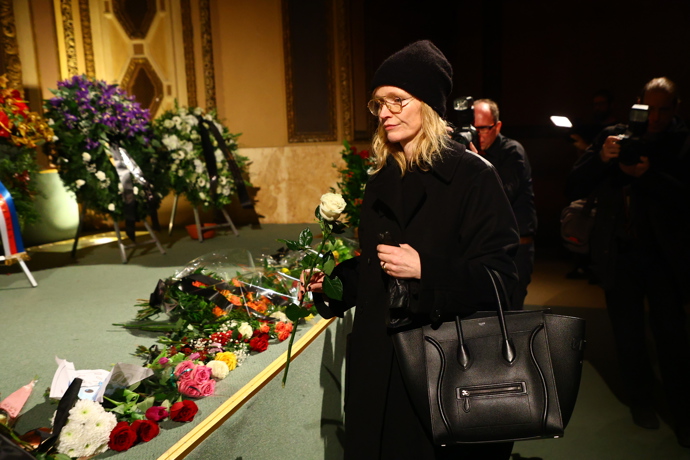 FOTO: Aňa Geislerová se přišla rozloučit s Janou Brejchovou. – stránka 6