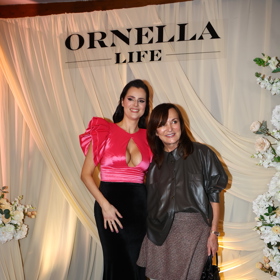 Beata předvedla zajímavý outfit do zimního počasí, který kombinuje dva materiály. 