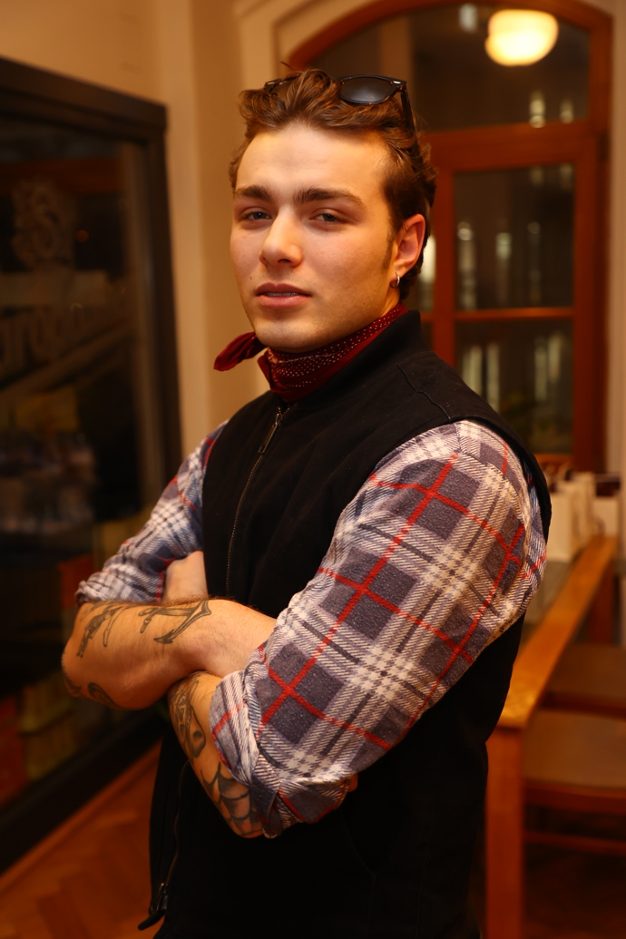 FOTO: Šimon Opp momentálně zažívá velmi úspěšné období a připravuje pro fanoušky spoustu hudebních novinek. – stránka 4