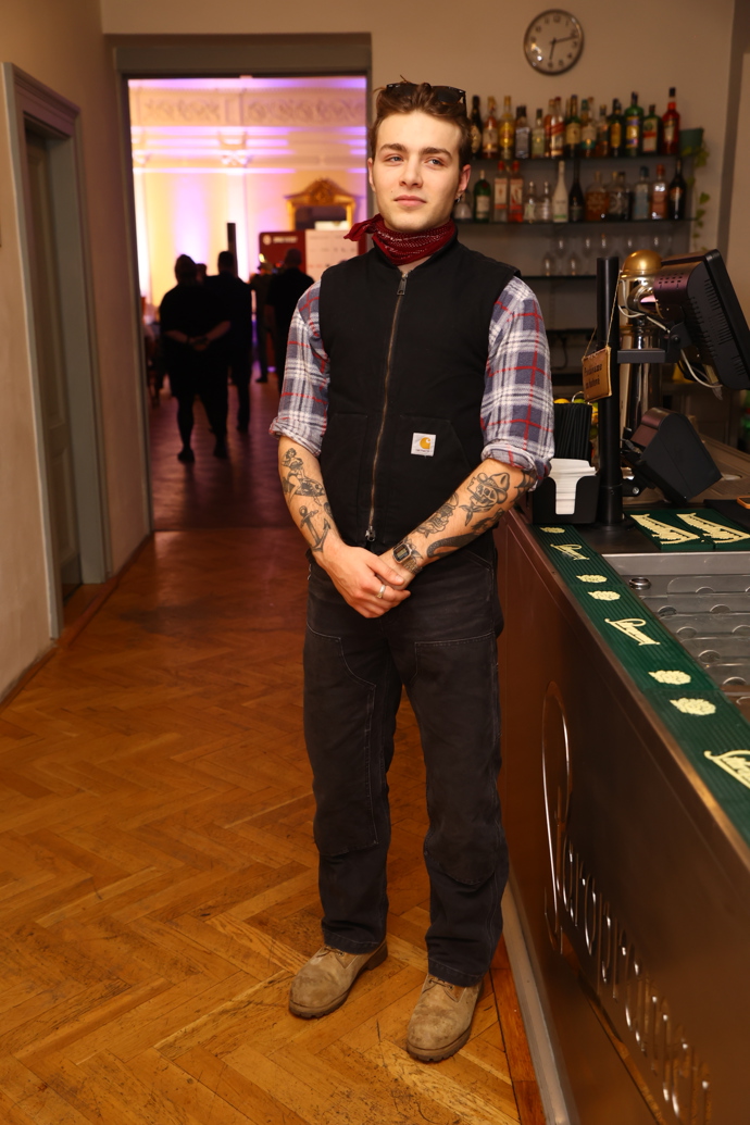 FOTO: Později mu ale na hřišti chyběl tvrdší fyzický kontakt, a tak postupně přesedlal na thajský box a brazilské jiu-jitsu. – stránka 2