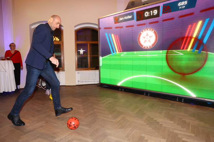 FOTO: Sám nyní ve volném čase preferuje s partou spíše amatérský hokej, po kterém prý není tak fyzicky zničený.