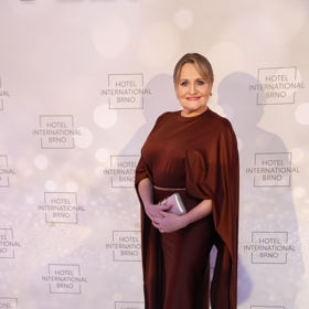 Regina Řandová na Plese v Intru.