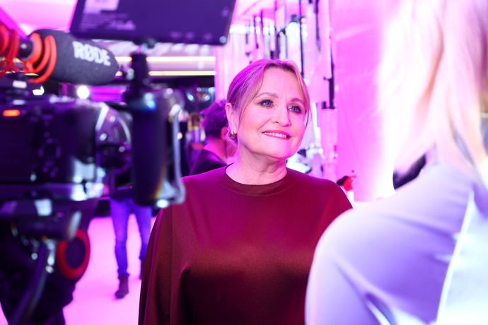 FOTO: Regina Řandová během rozhovoru pro eXtra.cz. – stránka 93