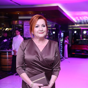 Ministryně Alena Schillerová je rozmazlující babička.