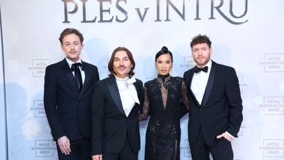 FOTO: Sam Dolce po boku Sarah Vu a Miroslava Dubovického.