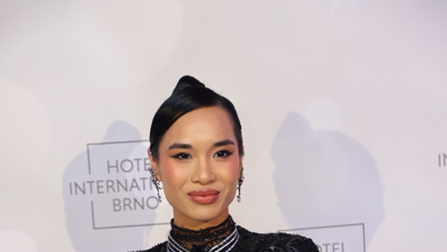 FOTO: Sarah Vu se ukázala v přiléhavých šatech.