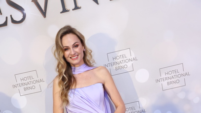 FOTO: Na Plesu v Intru se to hemží krásnými ženami.