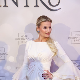 Jitka Kocurová je stále bláznivě zamilovaná.