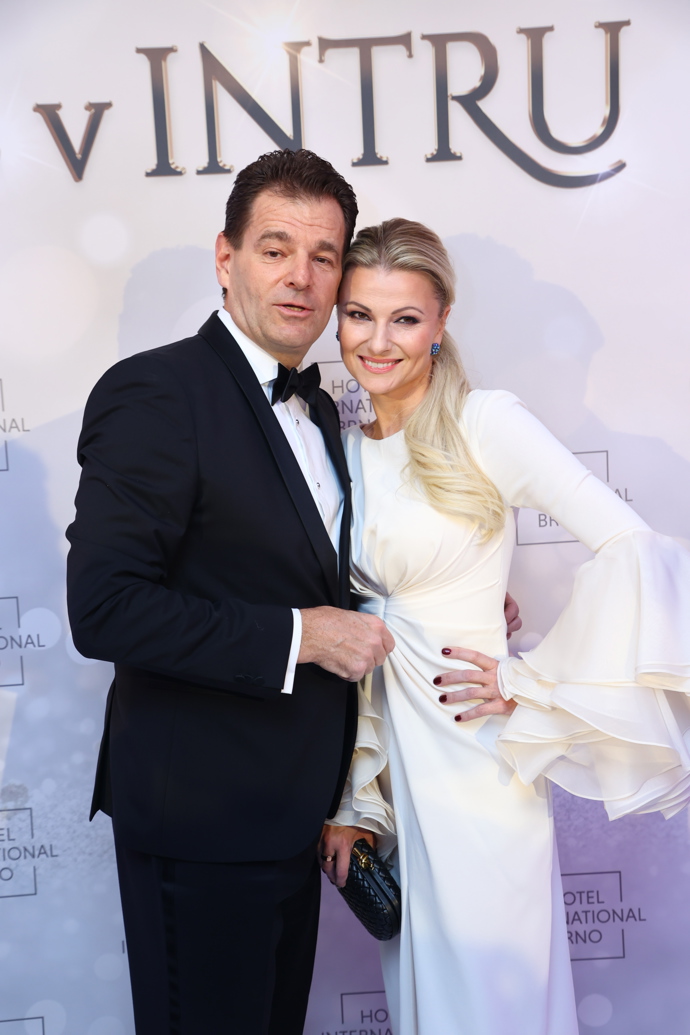 FOTO: Jitka Kocurová s manželem Tomášem Abrahamem. – stránka 4