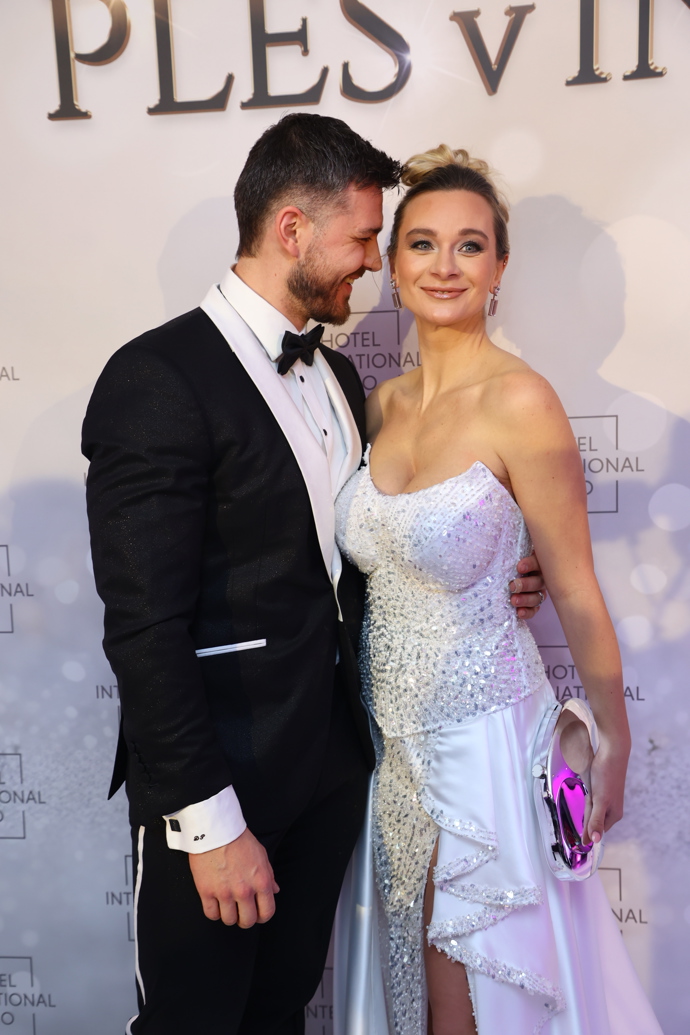 FOTO: David Pleva může na Báře oči nechat.