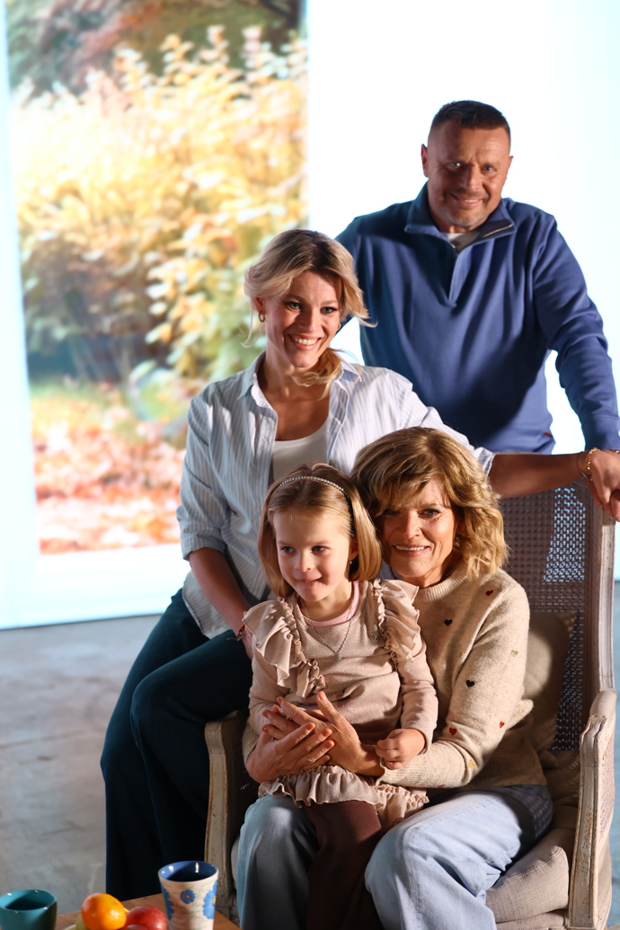 FOTO: Michaela Gemrotová do videoklipu zapojila část rodiny. – stránka 3