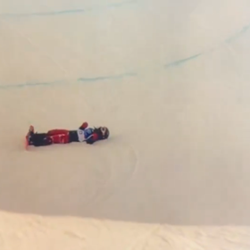 Liou Ťia-jü zůstala ležet na zemi.