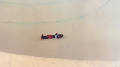 FOTO: Liou Ťia-jü zůstala ležet na zemi.