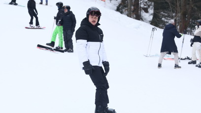 FOTO: Herci absolvovali herci lekci snowboardu