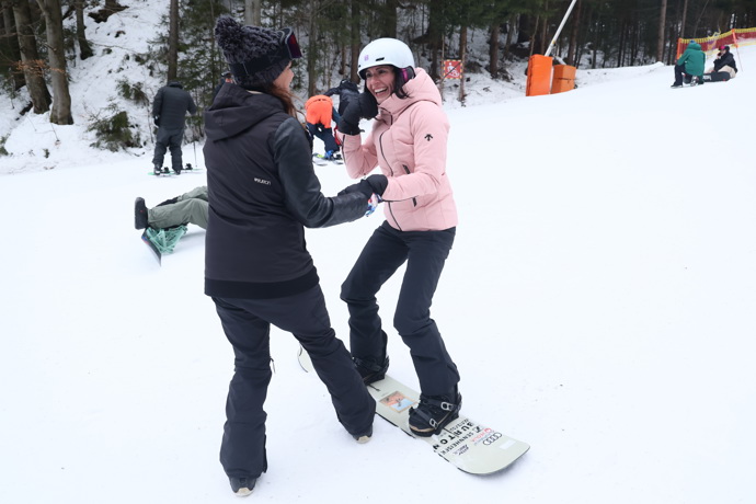 FOTO: Herečka absolvovala lekci snowboardu. – stránka 28