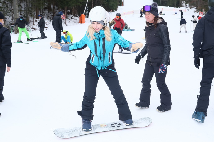 FOTO: Denisa Grossová absolvovala lekci snowboardu. – stránka 4