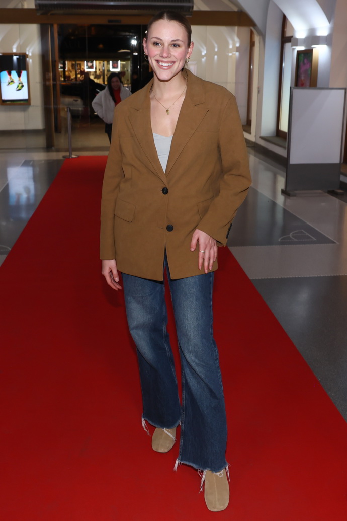 FOTO: Nechyběla ani Veronika Sandholzová. – stránka 17