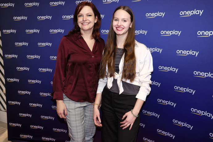 FOTO: Dagmar Jandová dorazila s dcerou. – stránka 9