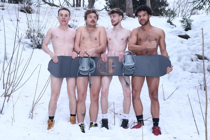 FOTO: Pánové během focení odhodili stud. – stránka 4