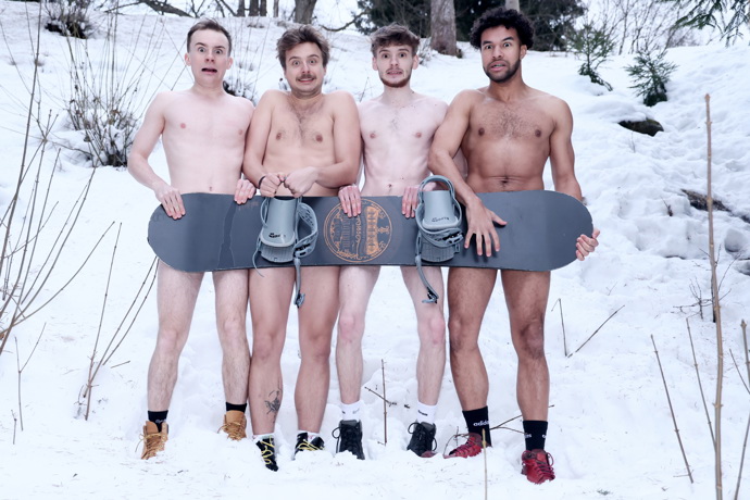 FOTO: Pánové si přirození zakryli jen snowboardem. – stránka 3