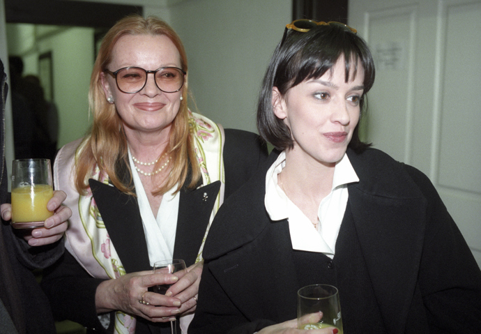 FOTO: Herečka Jana Brejchová s dcerou Terezou. – stránka 49