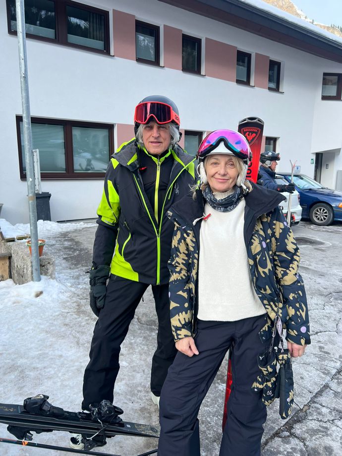 FOTO: Veronika Žilková tráví čas na horách se scenáristou Ivanem Hubačem. – stránka 14