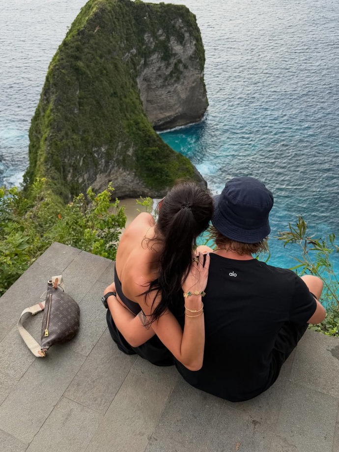 FOTO: Komarov si užíval dovolenou se svou přítelkyní. – stránka 3