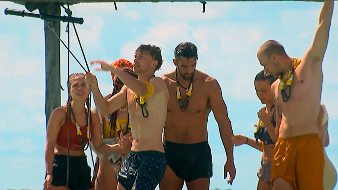 FOTO: Účastníci Survivoru si zahráli o odměnu. – stránka 54
