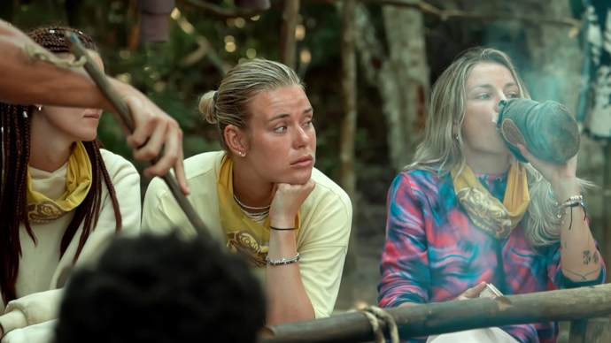 FOTO: Vivane Kerstin se tvářila smutně. – stránka 1