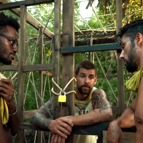 Adam Chlpík probíral se svými spojenci strategii z klece.