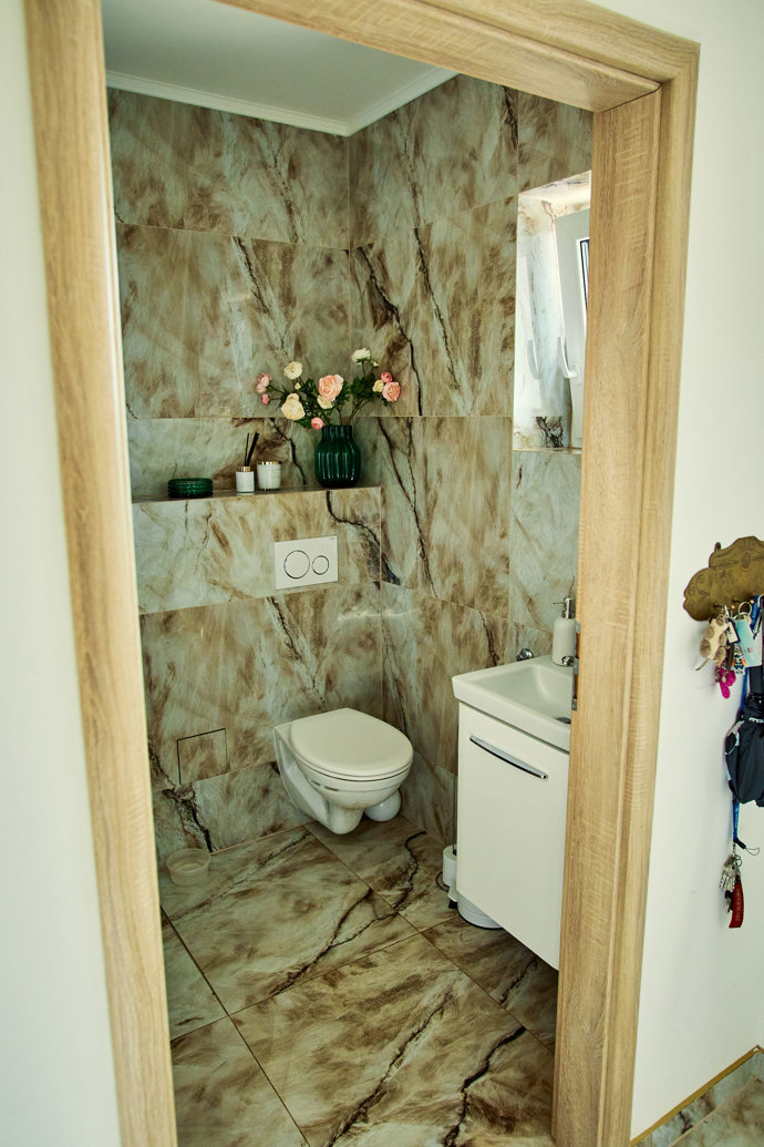 FOTO: Dům Hany Kynychové disponuje dvěmi koupelnami. – stránka 24