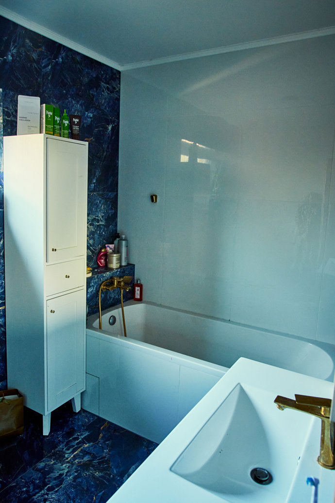 FOTO: Jedna z koupelen má i vanu. – stránka 22