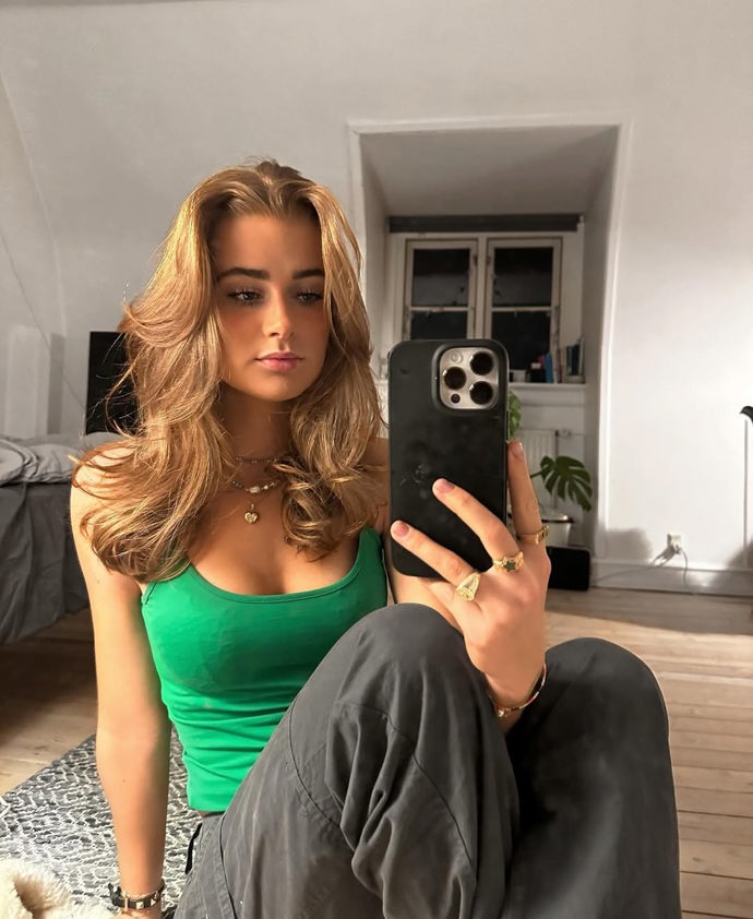 FOTO: Půvabná blondýnka žije po boku hvězdy anglického Manchesteru United poměrně klidný a spokojený život. – stránka 6