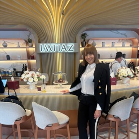 Markéta Húšťavová přiletěla z Dubaje do Česka 26. února, ve Spojených arabských emirátech zůstal její syn s přítelkyní. Do Česka se vrátili až tuto neděli repatriačním letem. 