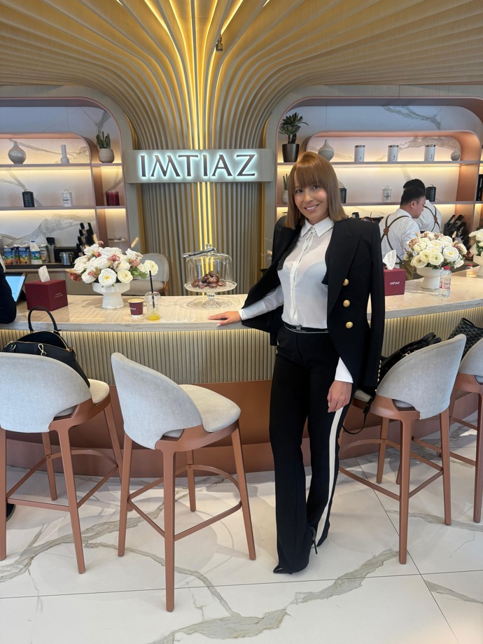 FOTO: Markéta Húšťavová přiletěla z Dubaje do Česka 26. února, ve Spojených arabských emirátech zůstal její syn s přítelkyní. Do Česka se vrátili až tuto neděli repatriačním letem. – stránka 7