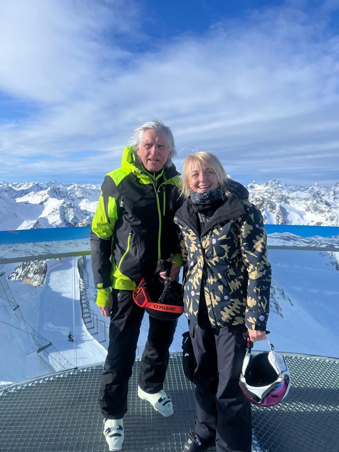 FOTO: Veronika Žilková tráví čas na horách se scenáristou Ivanem Hubačem. – stránka 9